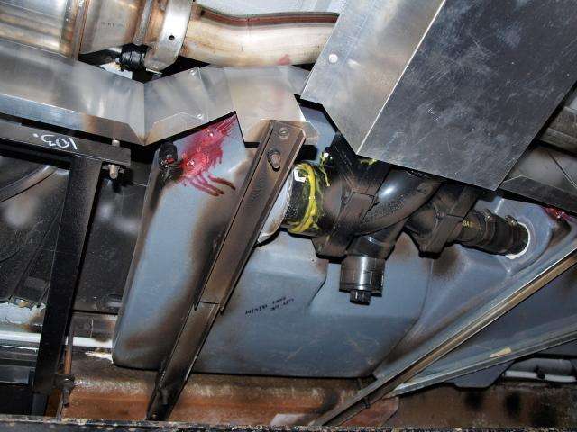 Black tank valve assembly